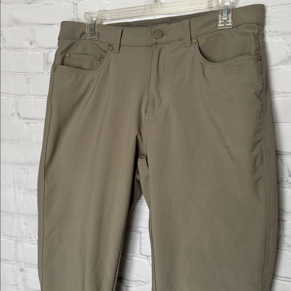Greg Norman Men's Performance ML75 5-Pocket Golf Pants SIZE 32 X 32 Green Greg - Picture 2 of 11